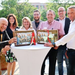 Gruppenbild Mitarbeiter der Aurich und Hallbauer GmbH