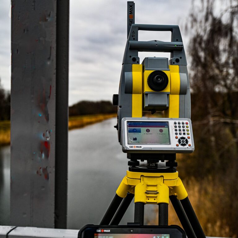 Bild einer Geomax Totalstation Zoom95
